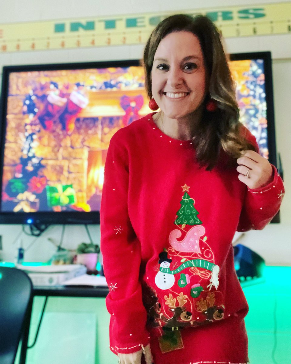 steph_cartersc's tweet photo. Wednesdays are automatically better with a festive #12ishdaysofChristmas sweater, a festive background, and a Christmas soundtrack for the day. Must be close to break!! https://t.co/firZvXR9Dg