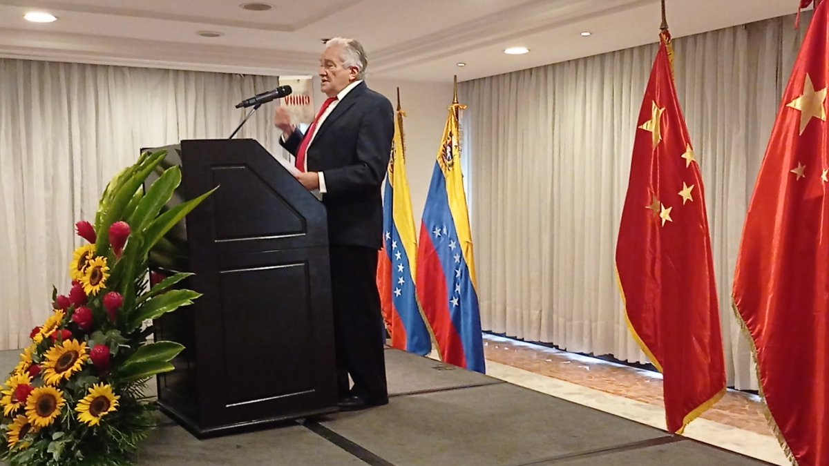 RodolfoSanzPSUV's tweet photo. Agradezco la presencia del embajador de la República Popular China Li Baorong, al embajador de Bolivia Sebastian Michel, el Ministro consejero de Cuba, Luis García, el Ministro de Cultura, Ernesto Villegas, y los dip. Fernando Soto Rojas y Edgardo Ramírez. Gracias por su apoyo. https://t.co/6rvzZNeksK