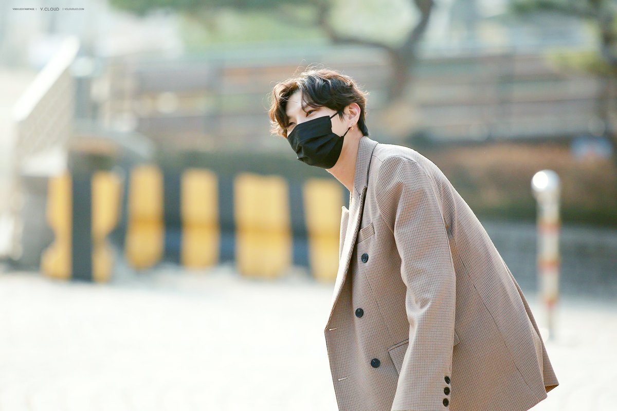 GuguvixxArchiev's tweet photo. He's so soft and pretty 😭🌼 #JungTaekwoon #Leo #Vixx #ImStillHere https://t.co/tjXCPd8Gee