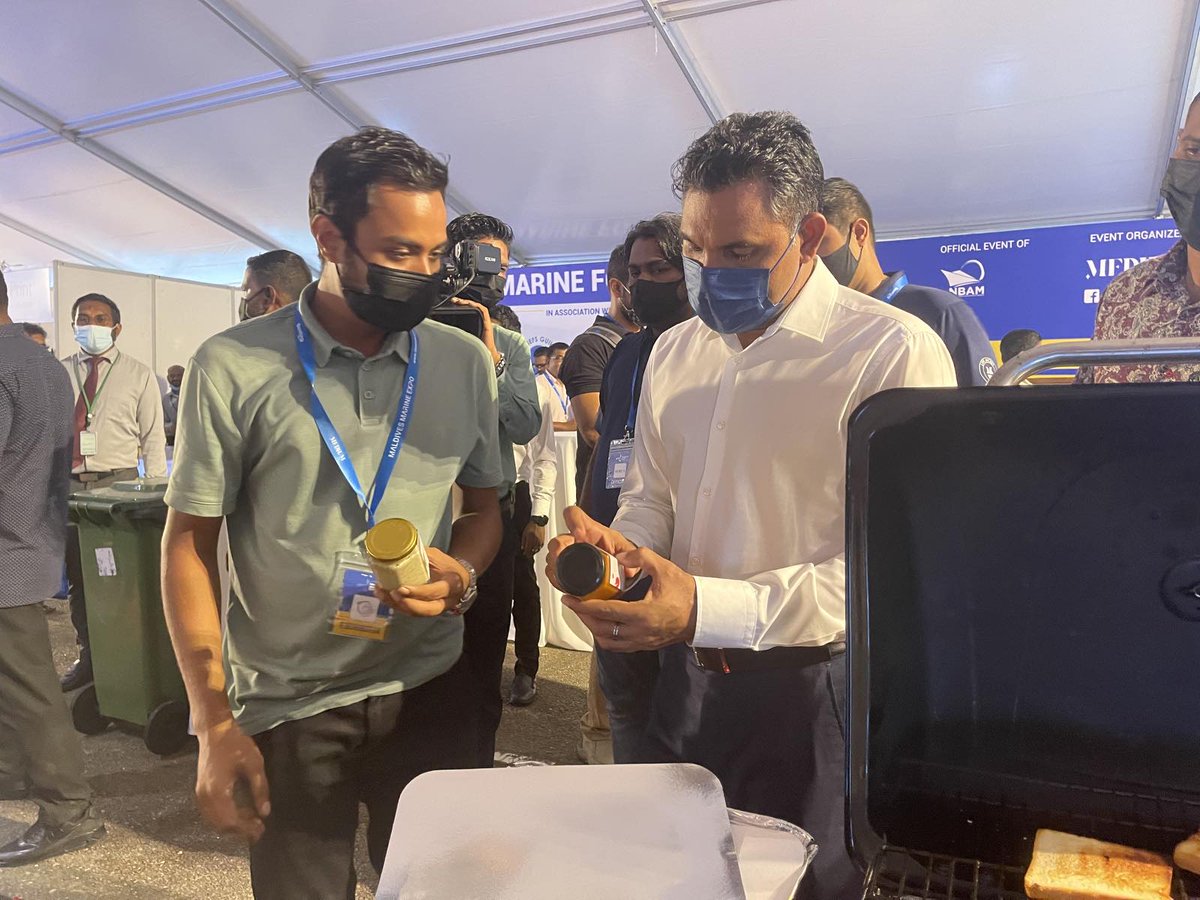 FishlabMv's tweet image. Thank you, Vice President @FaisalNasym &amp;amp; Speaker of Parliament @MohamedNasheed for visiting our stall @MvMarineExpo 😁