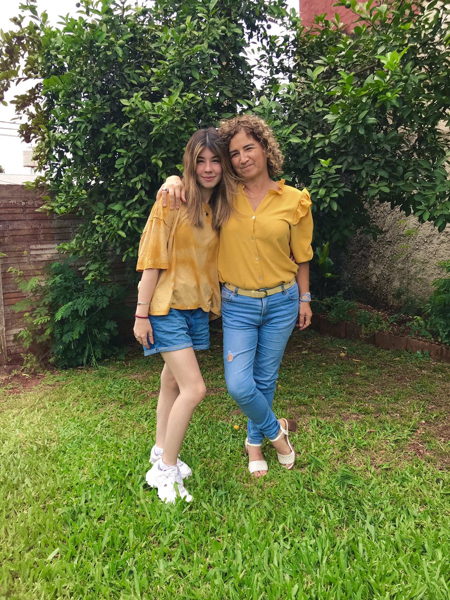 martaferre's tweet photo. #orgullodemama
Mi hija Lara crece y crece y pasó “limpito”, como dicen, a 5to año!
Mérito de ella: de su dedicación y responsabilidad. Y de lo q observa en su entorno familiar.
Creo que para cada madre y padre el mayor orgullo es que crezcan integralmente.
#Gracias hija! https://t.co/4NYoYNATPG