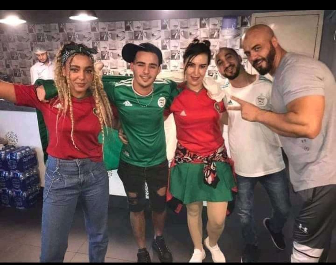 b4or6's tweet photo. @TebbouneAmadjid مملكة بنغلادش 🇩🇿❤🇵🇼🇧🇩🤣🤣🤣 https://t.co/fSSDaXi7VN