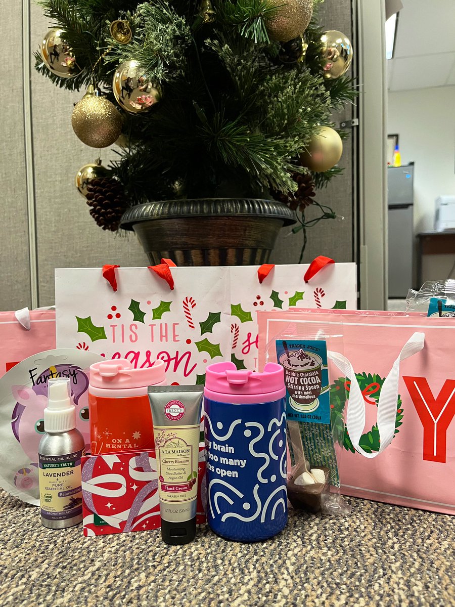 ami__odarone's tweet photo. PSA: the @umresfelrx PGY1 program has the BEST RPD @syeungpharmd!! 

These adorable mugs really sum up research month 😛 https://t.co/DjGx6OH8Rg