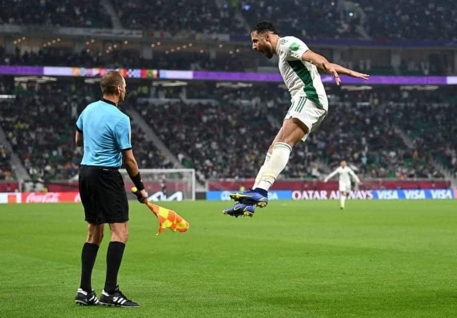 حينما يخرج المارد البلايلي من القُمقم ويعلن صرخة الانتصار أمام الظلم التحكيمي.. 

تحيا الجزائر✌️🇩🇿

#كأس_العرب