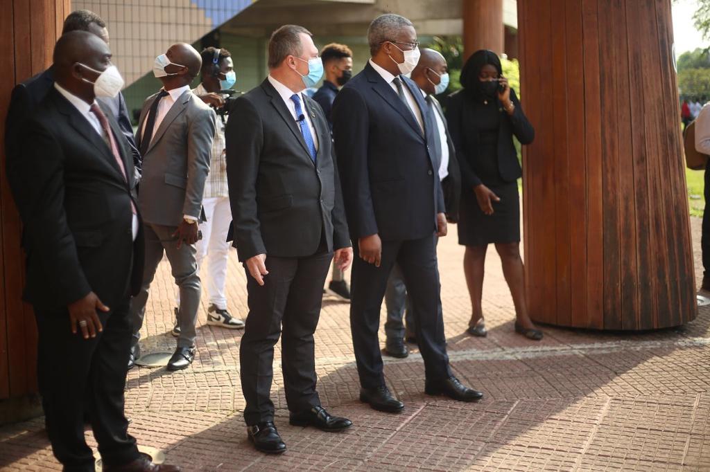 EllahMve's tweet photo. Ouverture ce mercredi 15 décembre 2021, au #MINEF des Assises Nationales sur la gestion du Conflit Homme-Éléphant qui se tiendront jusqu'au vendredi 17.

Le coup d'envoi de ces travaux a été donné par Mme le PM #RoseChristianeOssoukaRaponda. https://t.co/0khFo75kUM