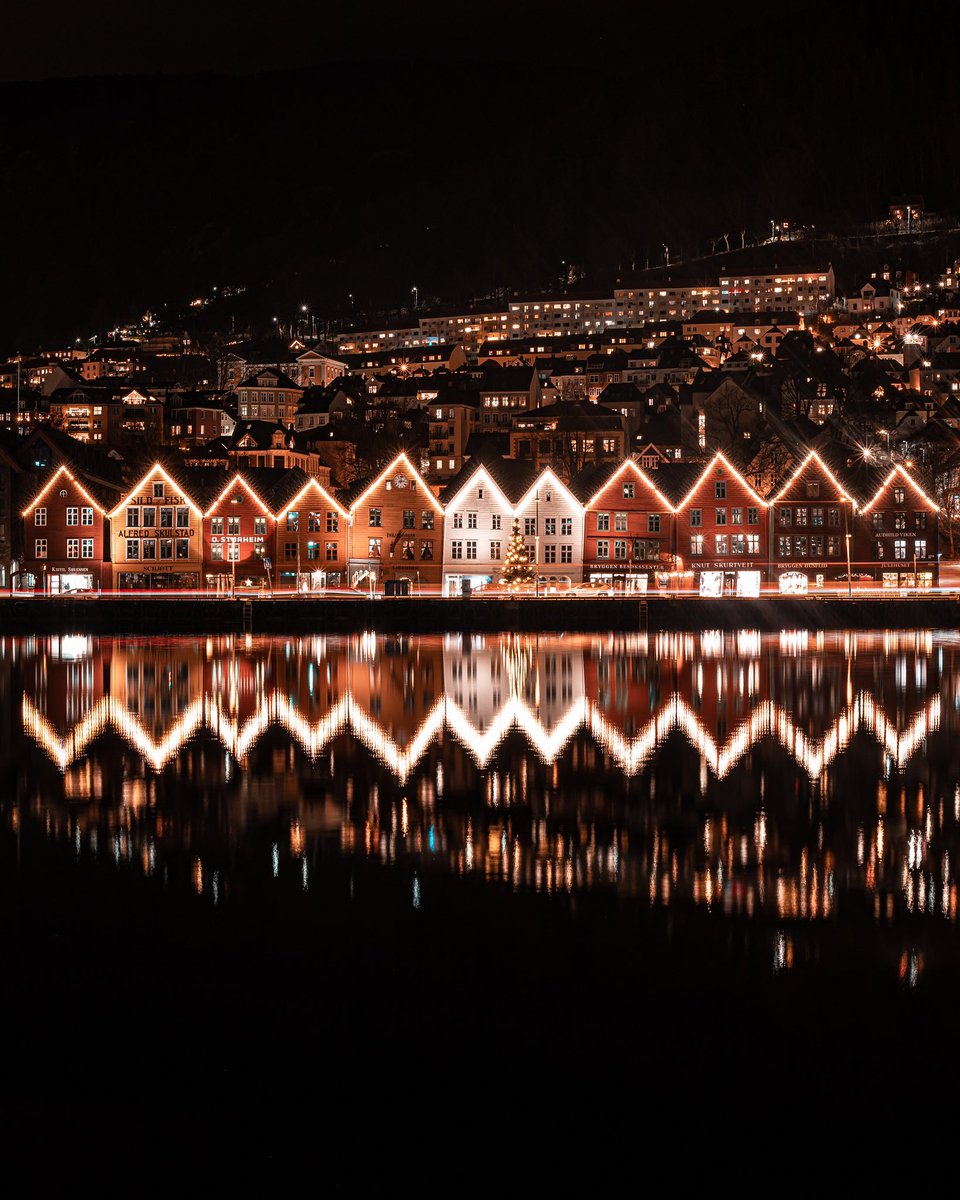 MagicHotelNO's tweet photo. 💫Magisk førjulstid i Bergen 💫
#Bergen #Norway #Jul https://t.co/XOdhLGKkyj