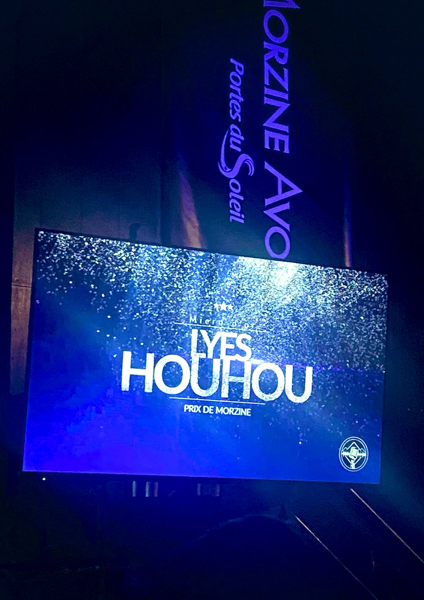 LyesHouhou's tweet photo. 🥳 QUELLE ANNÉE 2021 ! 🥳

#FautQuOnParle récompensé aux Micros d’Or 2021 ! 🏆

👏🏻 @arnaudbonnin @AGuyart @capsule19 @BubucheOfficiel @Jeremyclamy @StraviusJs 

🙏 Merci @canalplus et @microsdor https://t.co/he94wrCQbH