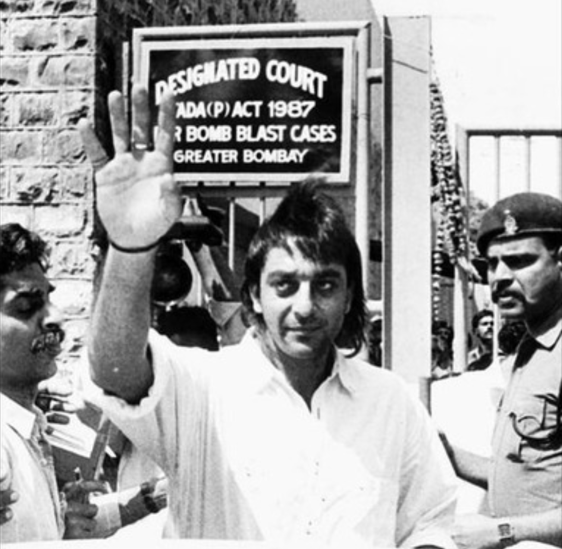 ObjectObscura's tweet photo. Sanjay Dutt arrests in Feb. of 1993 from EP 15! pics have descriptions
Listen to Object Obscura's full episode EP 15 - Bollywood • Bombay • Bombings on Apple Podcasts, Spotify and our website https://t.co/3v96zigkyj
#podcast #bombay #bollywood #mumbai #SanjayDutt #indiancinema https://t.co/icafZ103Jb
