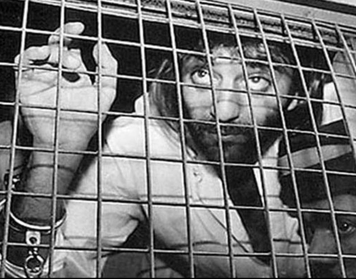 ObjectObscura's tweet photo. Sanjay Dutt arrests in Feb. of 1993 from EP 15! pics have descriptions
Listen to Object Obscura's full episode EP 15 - Bollywood • Bombay • Bombings on Apple Podcasts, Spotify and our website https://t.co/3v96zigkyj
#podcast #bombay #bollywood #mumbai #SanjayDutt #indiancinema https://t.co/icafZ103Jb
