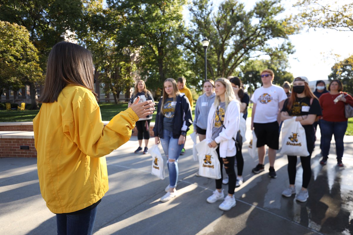 The <a href="/WichitaState/">Wichita State</a> Admissions Team is hiring Shocker Navigators (our campus tour guides)!  If you 🖤💛 #ShockerNation, people &amp; public speaking, this could be just the gig for you!

And, no, experience talking while walking backwards isn't required. 

🔗wichita.edu/navapp