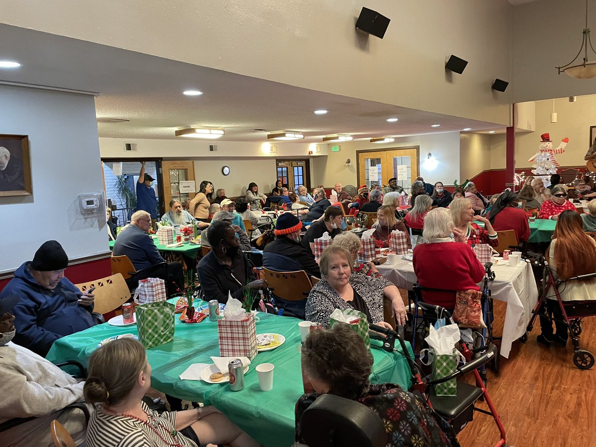 APDChiefWilson's tweet image. This afternoon I joined my Officers and @APDExplorers at the Frontier Valley Independent and Assisted Living Facility to deliver gifts to the residents. I was happy I could help spread some holiday cheer. #CommunityCommitment #ANewWay #PathForward #HappyHolidays