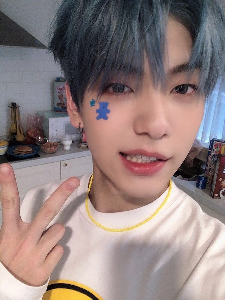 TXTFACEOBESSION's tweet photo. 열분! 아이패드 이벵 끝났어요!
당첨자분이랑은 이미 상황정리했구요!
제가 수빈이 생일 뒤로 계정이 비활되는 바람에 아이패드 이벵 당첨자를 이제야 글 남깁니다! 
@watertypeg 
참여해주신분들 다들 너무 고맙고 앞으로도 함께합시땅! 💜🐰🤍 https://t.co/n4BTrYJoaQ