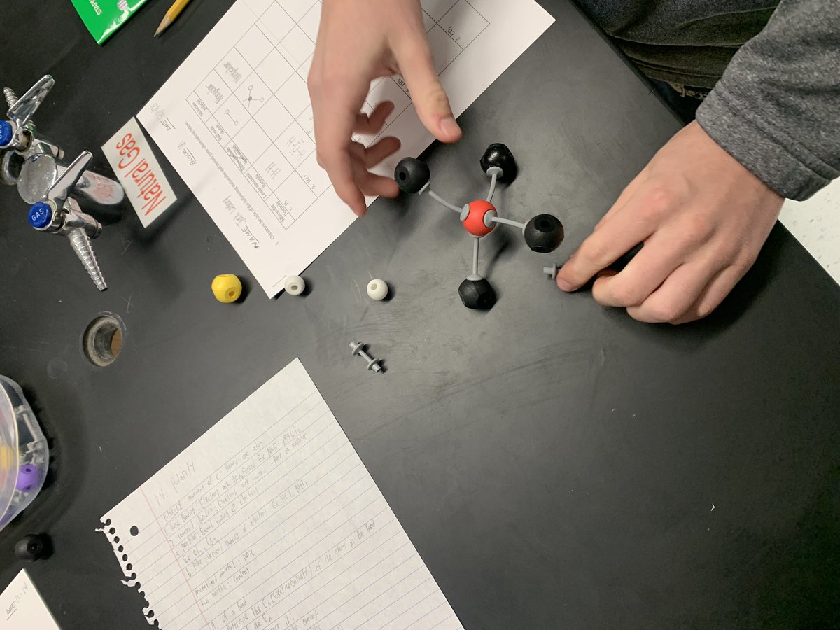 MrsJBelke's tweet image. This week Ss played with models to learn about the different shapes molecules can have! #MTPSPride #MTPSSci