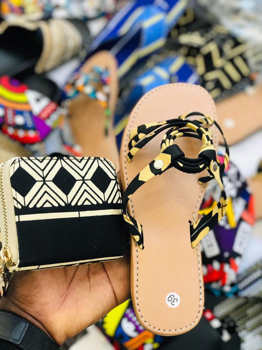 LSvirtualshop's tweet image. Disponible sur commande durée des commandes(3jours) en gros ou détails
Sur d’autres motifs ou wax aussi!

@KinG_MbenGa @DienaSow @Goraaa_Mb_