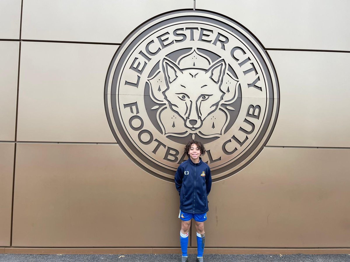 Bman0113's tweet photo. So proud of this young lad here,The amount of work he’s put in before during and after lockdown has finally paid off after signing a contract with @DRFC_Academy we’re so proud of you and you definitely deserve this keep working hard son👏🏼@coachtonymee @FrankMSinclair @COak85 ⚽️👏🏼 https://t.co/NXezRlRGyx