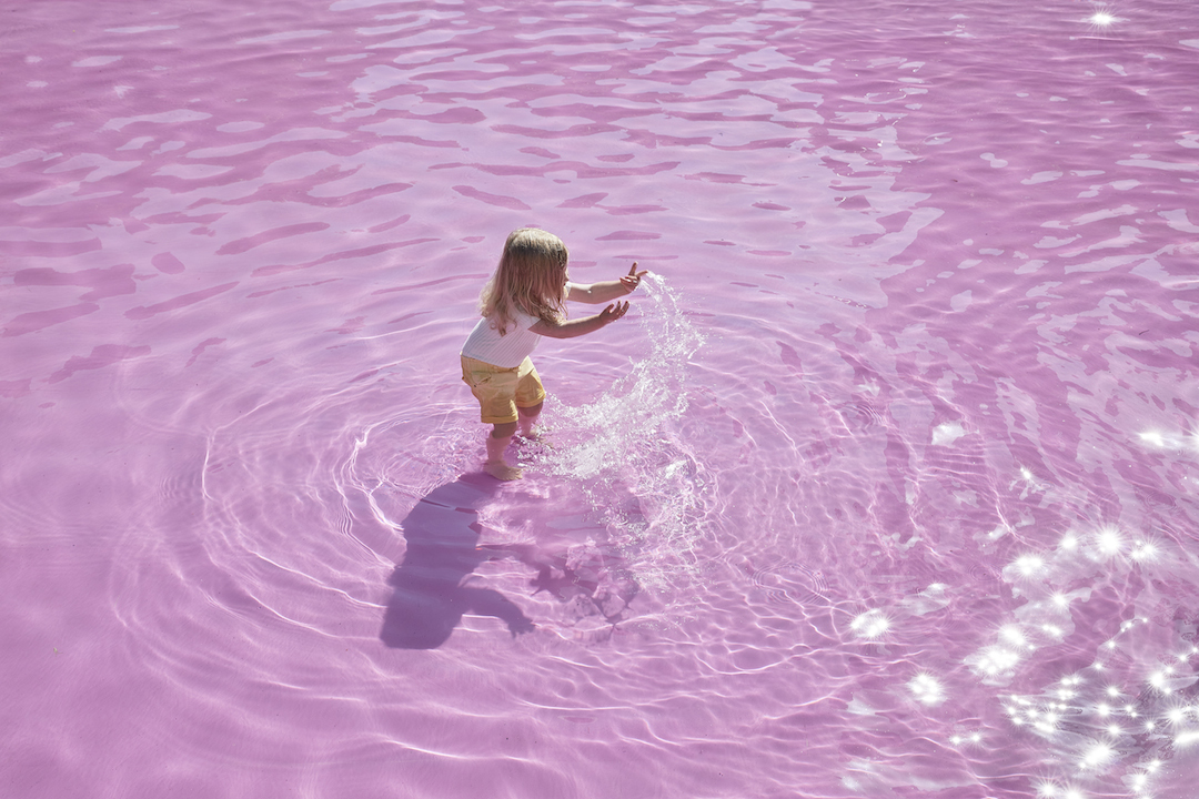 DesignFizz's tweet image. We all need time to ponder these days and where better to do it than in a pink pond? Dreamy oasis &apos;pond[er]&apos; is the winner of 2021&apos;s #NGVArchitectureCommission, open until 28 August at Melbourne&apos;s #NGV International. Kid-friendly, it&apos;s perfect for paddling. Pic Derek Swalwell