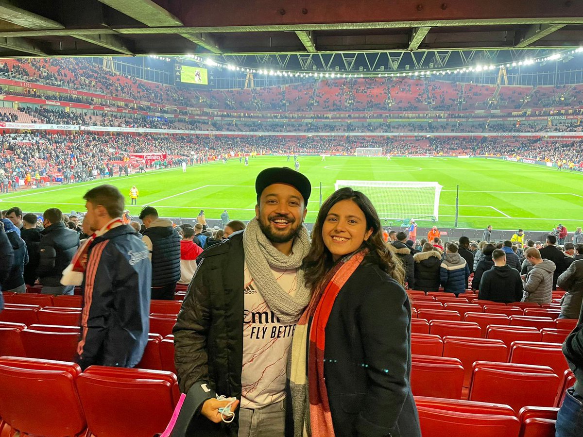 AmigoKhadka's tweet photo. 🎵 Oooh to, ooh to be,
Oooh to be a Goo-ner! 🎵 
Dream come true! What a game, what an atmosphere…surreal! #ARSWHU #arsenal #Nepal @Arsenal @ArsenalNepal https://t.co/qao5GRZBRg