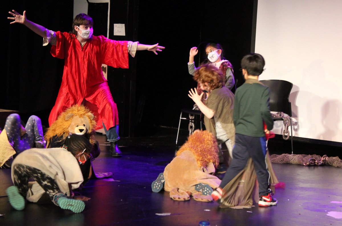 BakerDemSchool's tweet image. That's a wrap! Congratulations to our BASE student actors who starred in two short plays this evening. Guided by teachers from @Mudlark Theater Company, students created original plays, which culminated in a performance for their family and friends. #lightcameraaction