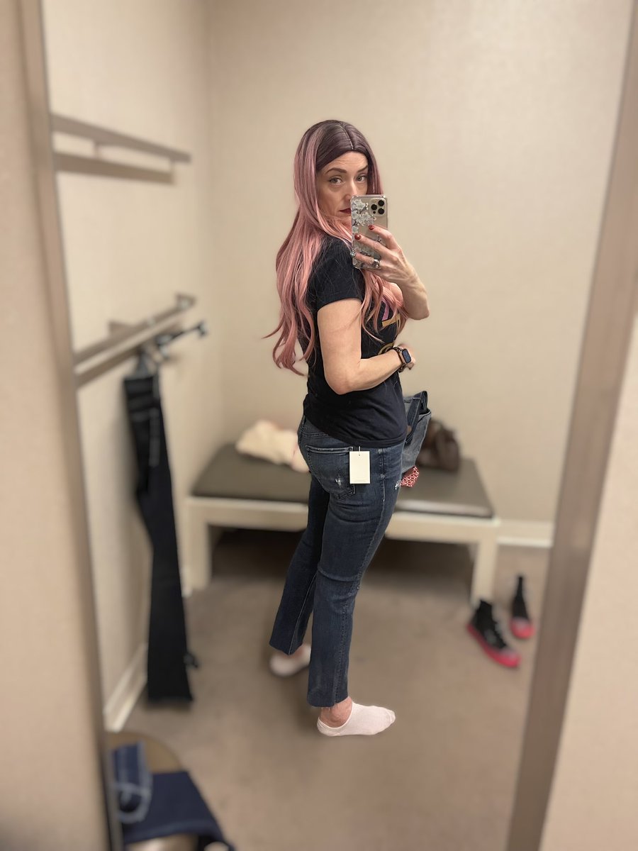 raconteuse1's tweet photo. When you’ve lost almost 200lbs, and you buy your first pair of Rag &amp; Bone jeans. https://t.co/isPwMrsf7d