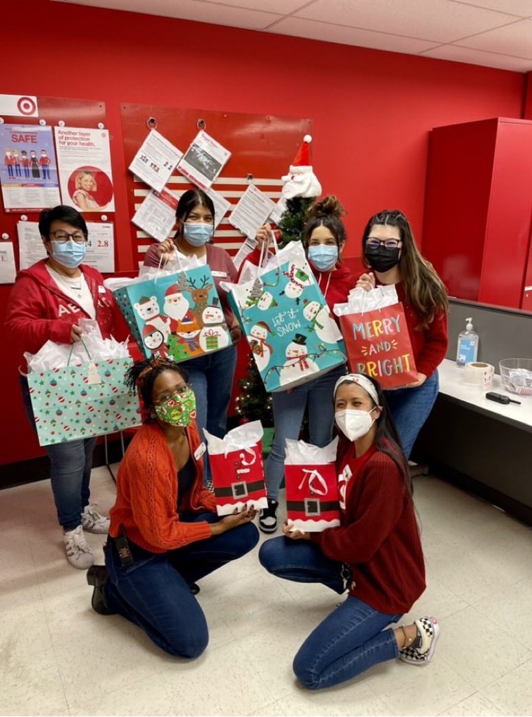 T1961 supporting local families in ⁦<a href="/CityEastvaleCA/">City of Eastvale</a>⁩ Thank you for your support during this holiday #TheGreatGiftogether #TargetGivesBackG292 ⁦<a href="/Dewayman/">DEWAYMAN</a>⁩ ⁦<a href="/ChadwickValerie/">valerie chadwick</a>⁩ #1961 ⁦<a href="/Target/">Target</a>⁩