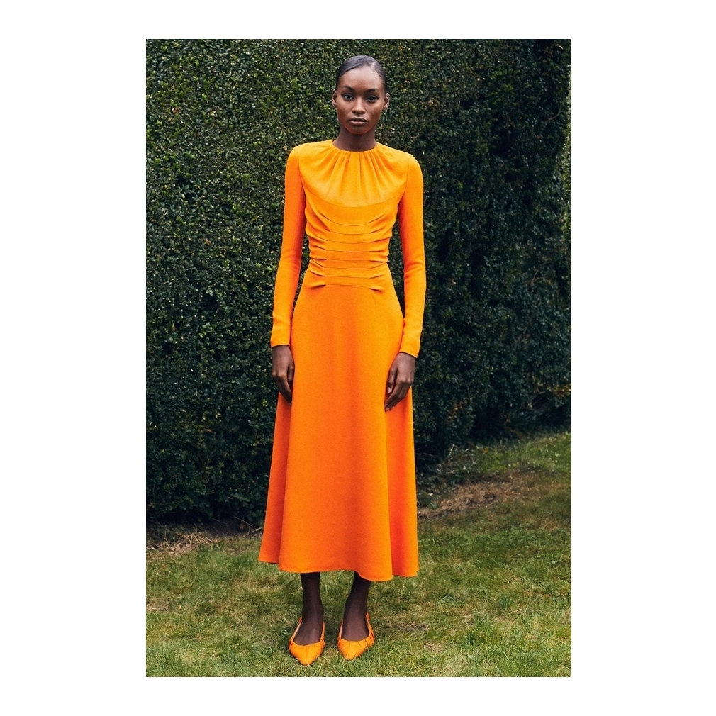 LaMaisonGaga_'s tweet photo. In a new interview for @Variety, Lady Gaga is rocking this #EmiliaWickstead Spring/Summer 2022 "Paget" orange ruched midi dress with long sleeves and tailored fit, paired with #FernandoJorge "Electric" necklace & "Flicker" open ring.
More: https://t.co/6uJYogj22p https://t.co/Fe4CIgwzBL