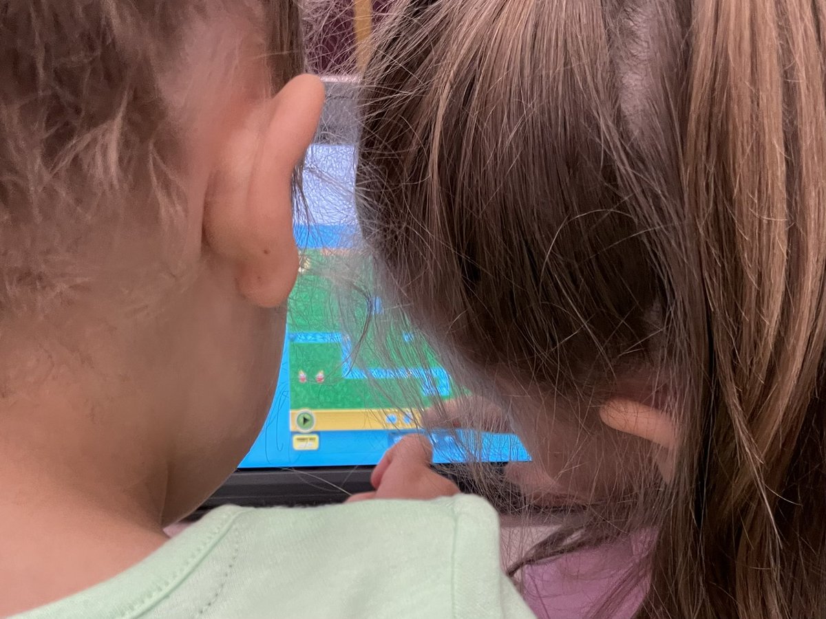 LibMustangs's tweet image. Who can work together and code?  KINDER CAN!! #storyofmason #1LISD #LISDcodes #hourofcode #beyondthebooks @LeanderISD_Lib