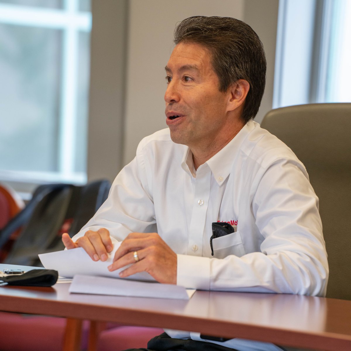 NMSU_engineer's tweet image. Joseph Perea from the @ExxonMobil Corporation met with the College of Engineering students and leadership to present a grant. Their goal is to continue supporting students pursuing STEM careers. #NMSUengineering