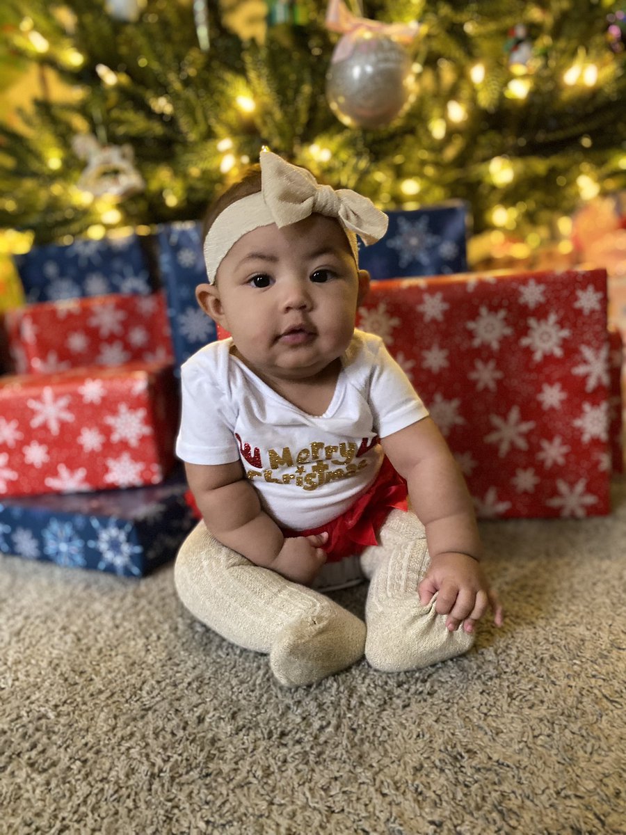 C_Loyal3's tweet photo. 5 months with my biggest blessing. I love being your mom! 🎁🎄 https://t.co/hctaYUHboF