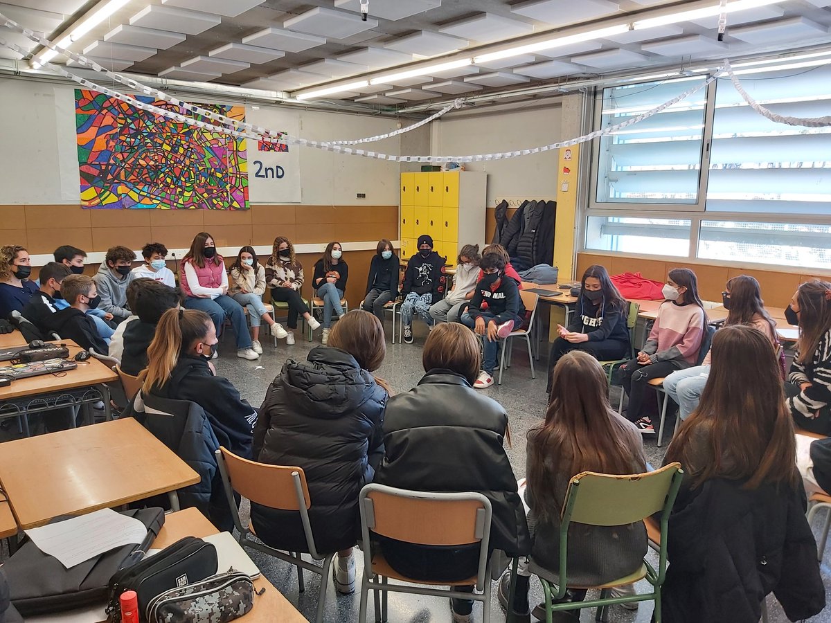 unatalgemma's tweet photo. Avui hem parlat de #salutmental amb tot l'alumnat d'ESO de @InsMatadepera. Gràcies @tdahvalles, gràcies @MBasterretxea i gràcies Àngela per regalar consells de l'aprenentatge de les vostres vides als joves. @la_marato https://t.co/rAUSUMCKWD