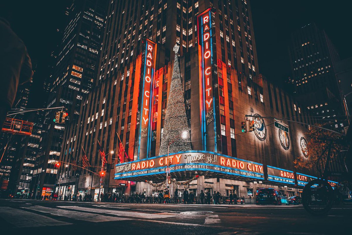 I_LOVE_NY's tweet image. It's not too late to witness the iconic #Christmas Spectacular starring the Radio City @Rockettes! High kick into the #holidayseason and plan your visit to see this classic performance 👯‍♀️🎄 rockett.es/3Iqrx8d

📸: @ michaelscott87
