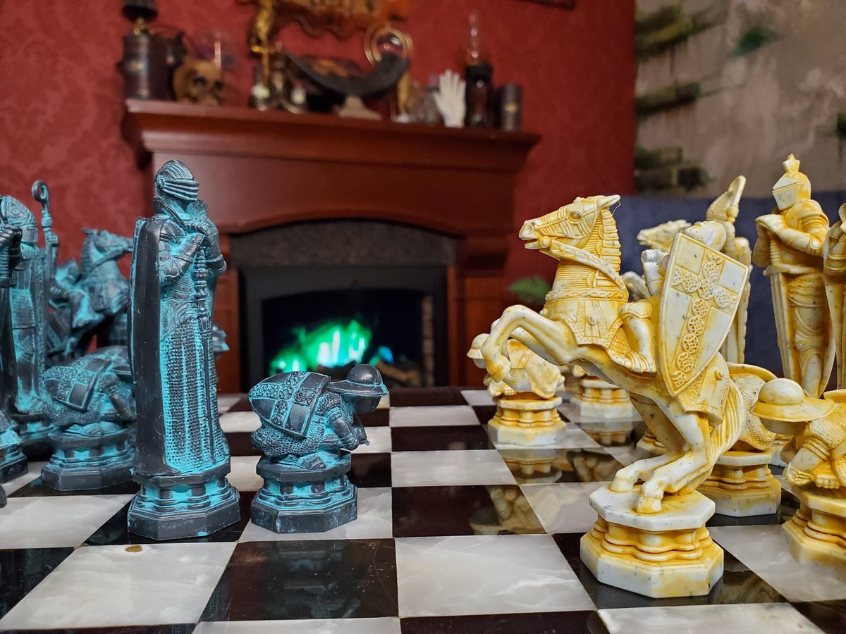freaky_wizard's tweet photo. Wanna learn to play Chess? Come to Chess 'n Chill Thursday night. All ages and skill levels welcome. From 7pm to close. $5 to play. 

#chesstime #Chess #familytime #gamenight #checkmate https://t.co/5IbAoGZWSt