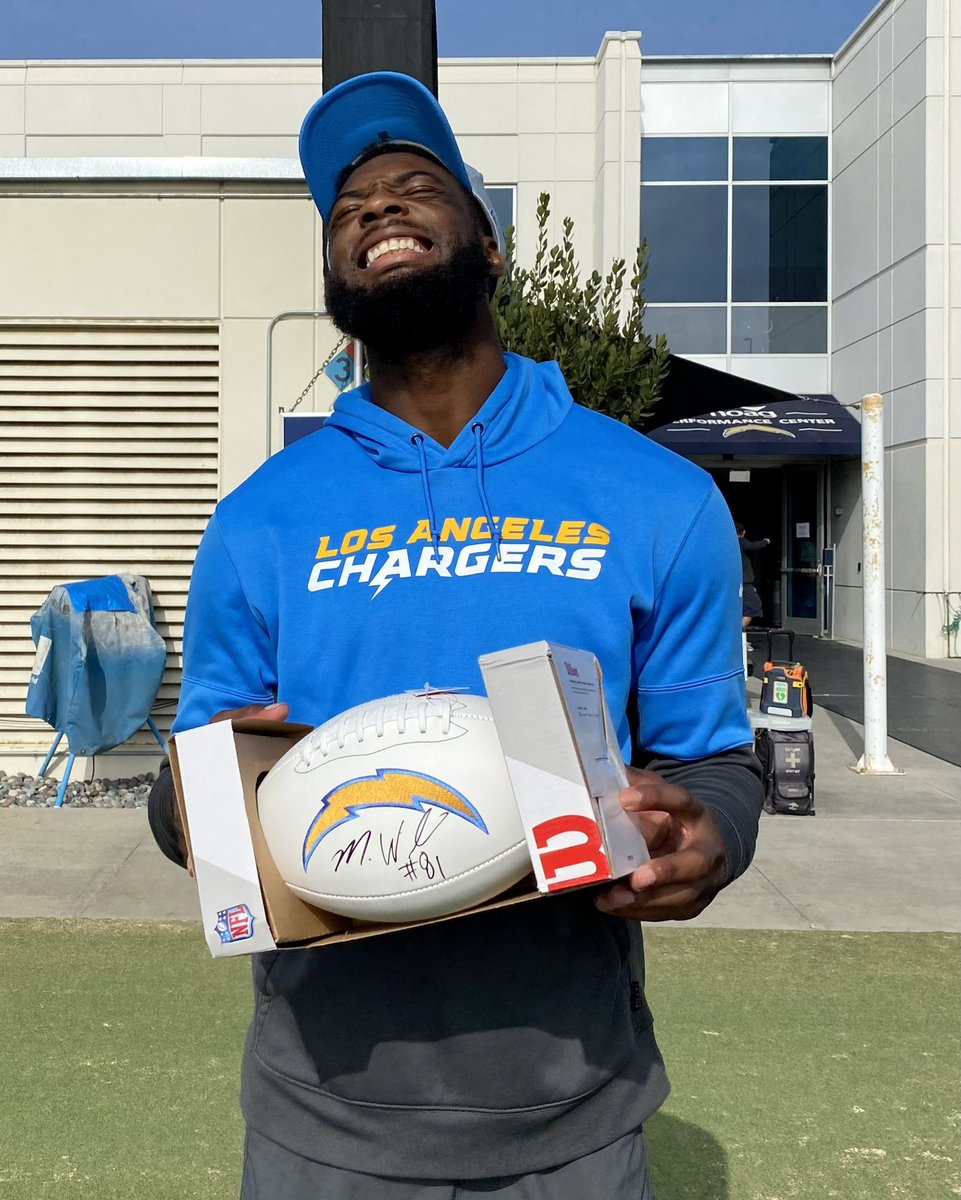 chargers tweet picture