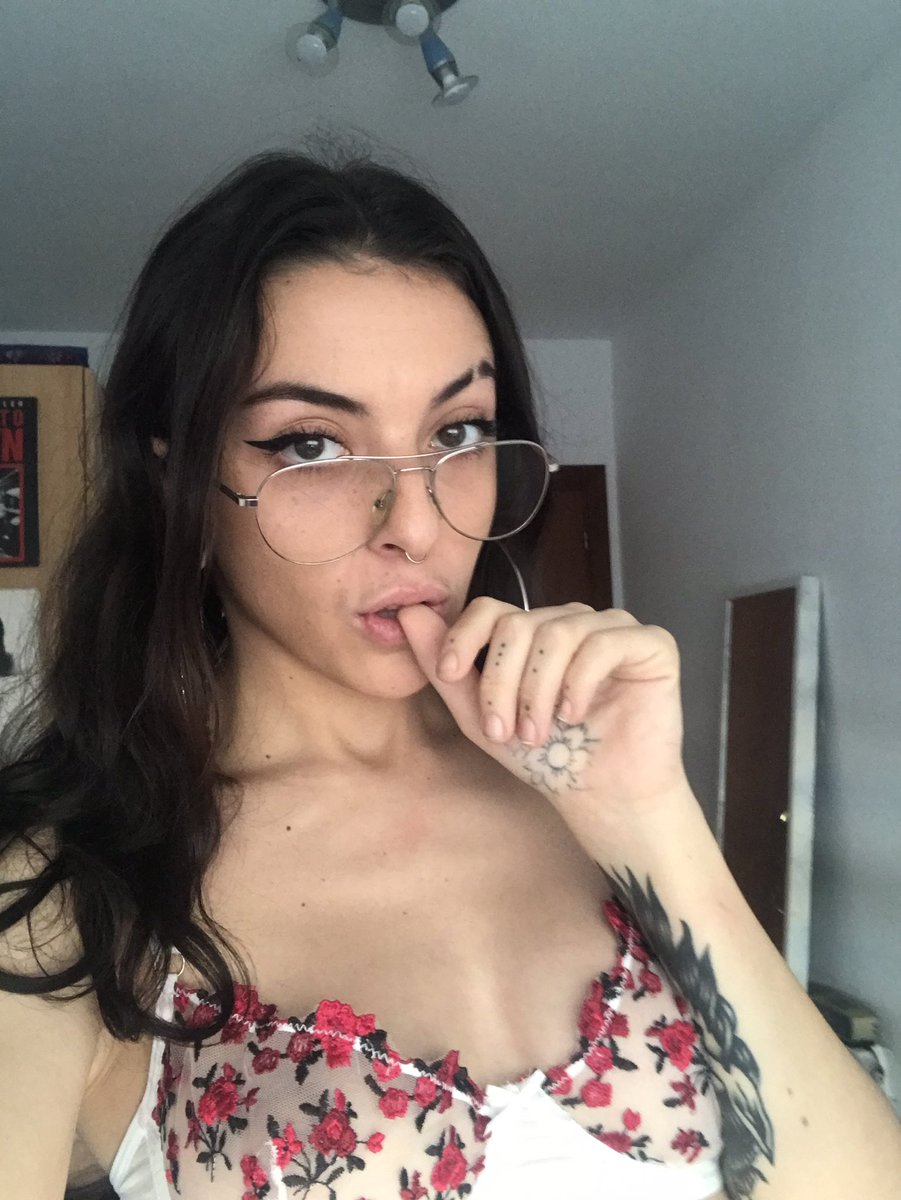 vsk_of's tweet photo. Aquí os dejo mi canal de Telegram gratuito😈👅

⬇️⬇️⬇️⬇️⬇️⬇️

https://t.co/gZDvlBb2H2 https://t.co/v1G1rR67Ag