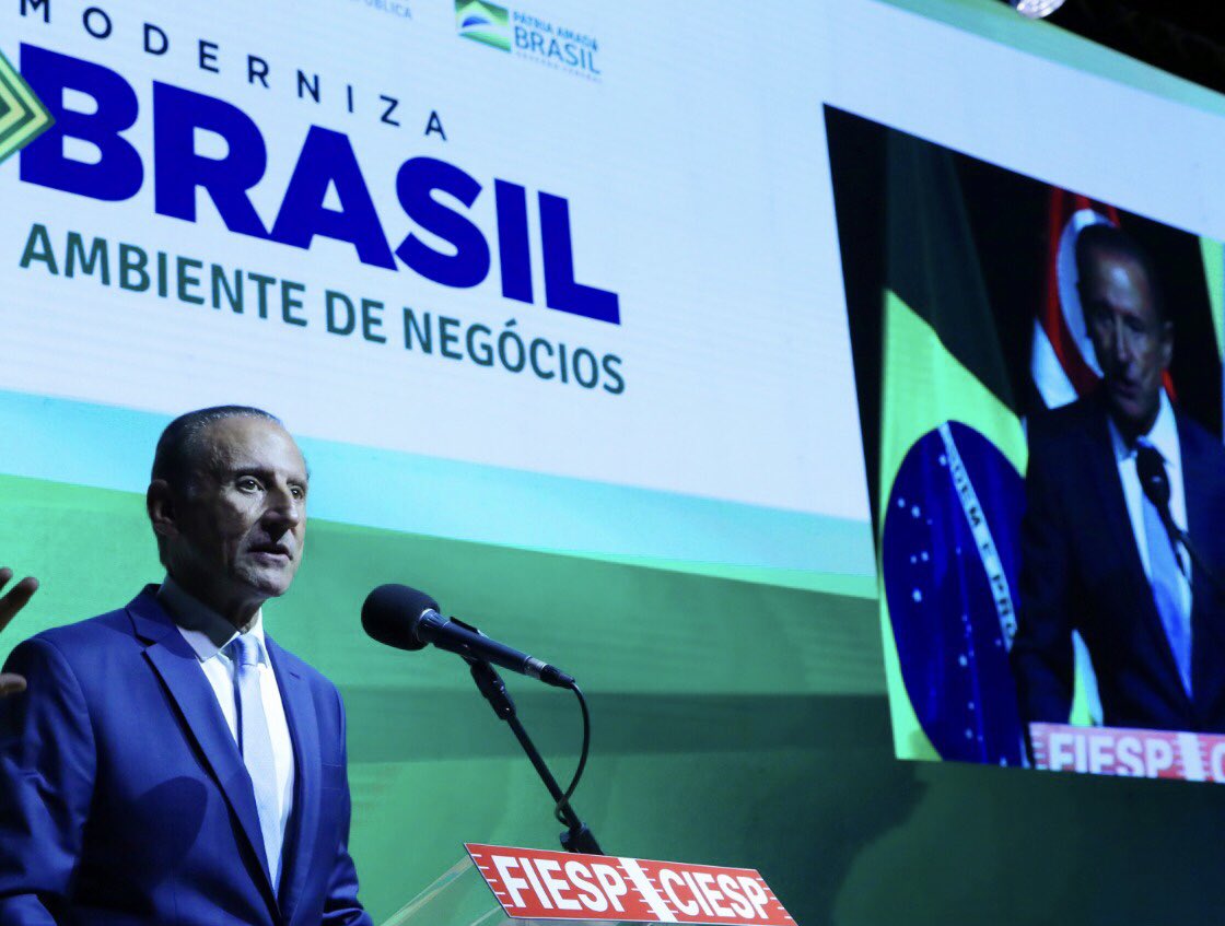 Sediamos hoje o Moderniza Brasil, evento do governo federal que contou com a presença do presidente Jair Bolsonaro e de 19 ministros. Precisamos avançar na desburocratização e em melhorar o ambiente de negócios e para que o Brasil ganhe competitividade #fiesp #ciesp
