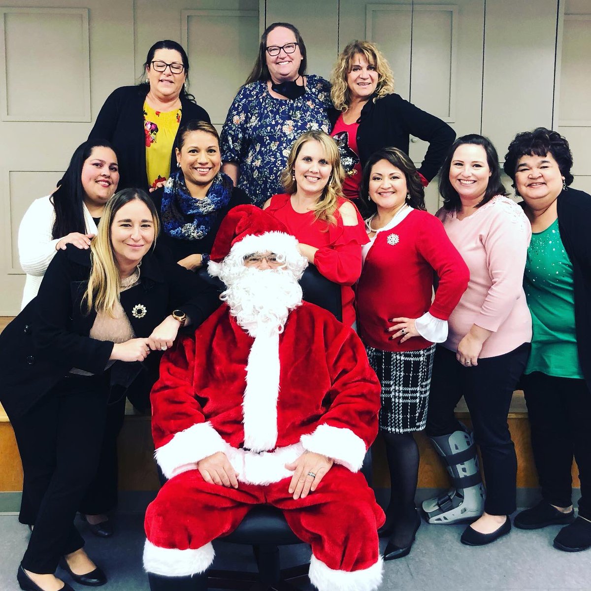 UFCW135's tweet photo. Santa Claus made an appearance today at Local 135βs Secret Santa holiday staff luncheon. It didnβt matter if you were naughty or nice this year, Santa handed out his secret gifts to all of the hardworking staff.
#ufcw #unionsanta #1u https://t.co/NgMHh5mdKn