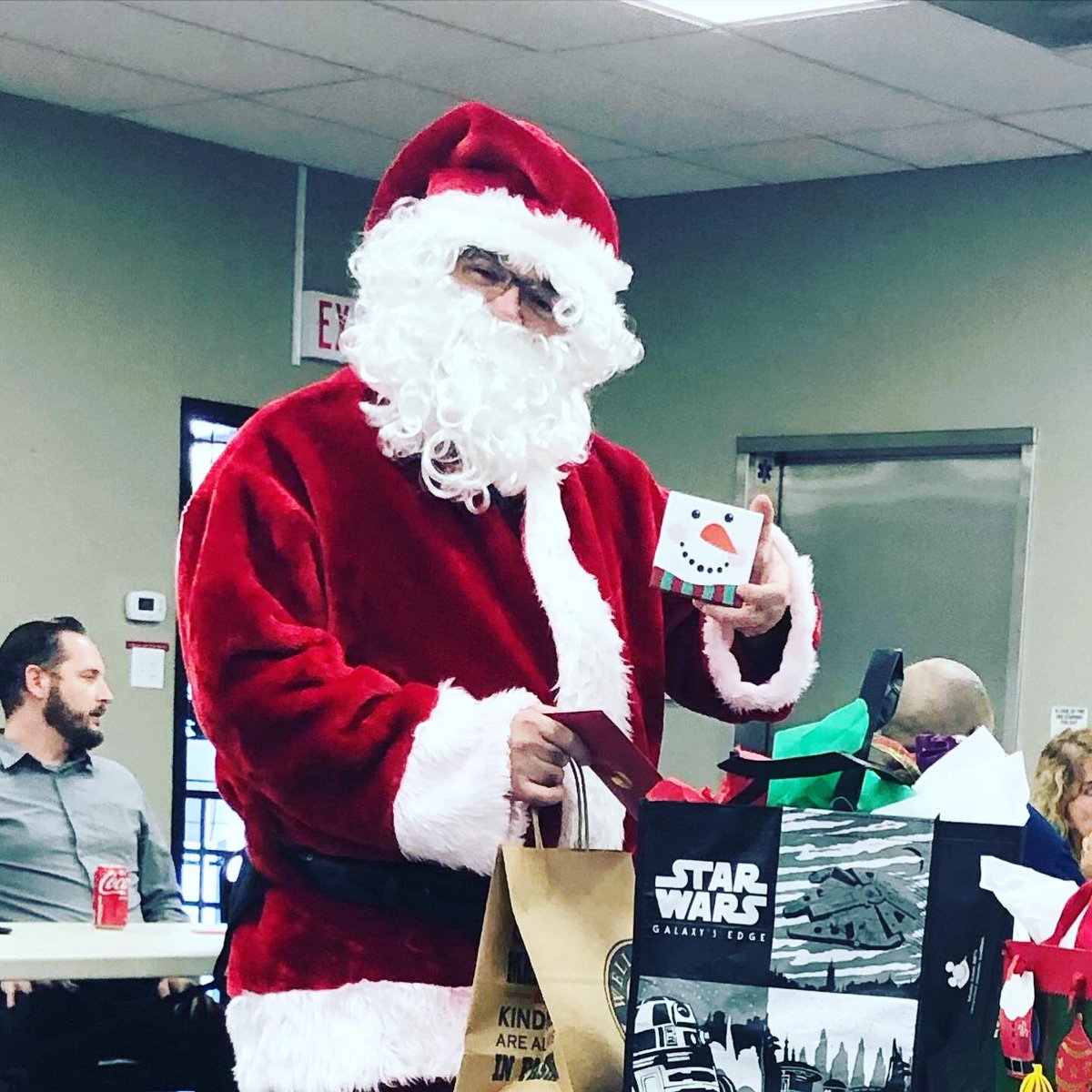 UFCW135's tweet photo. Santa Claus made an appearance today at Local 135βs Secret Santa holiday staff luncheon. It didnβt matter if you were naughty or nice this year, Santa handed out his secret gifts to all of the hardworking staff.
#ufcw #unionsanta #1u https://t.co/NgMHh5mdKn