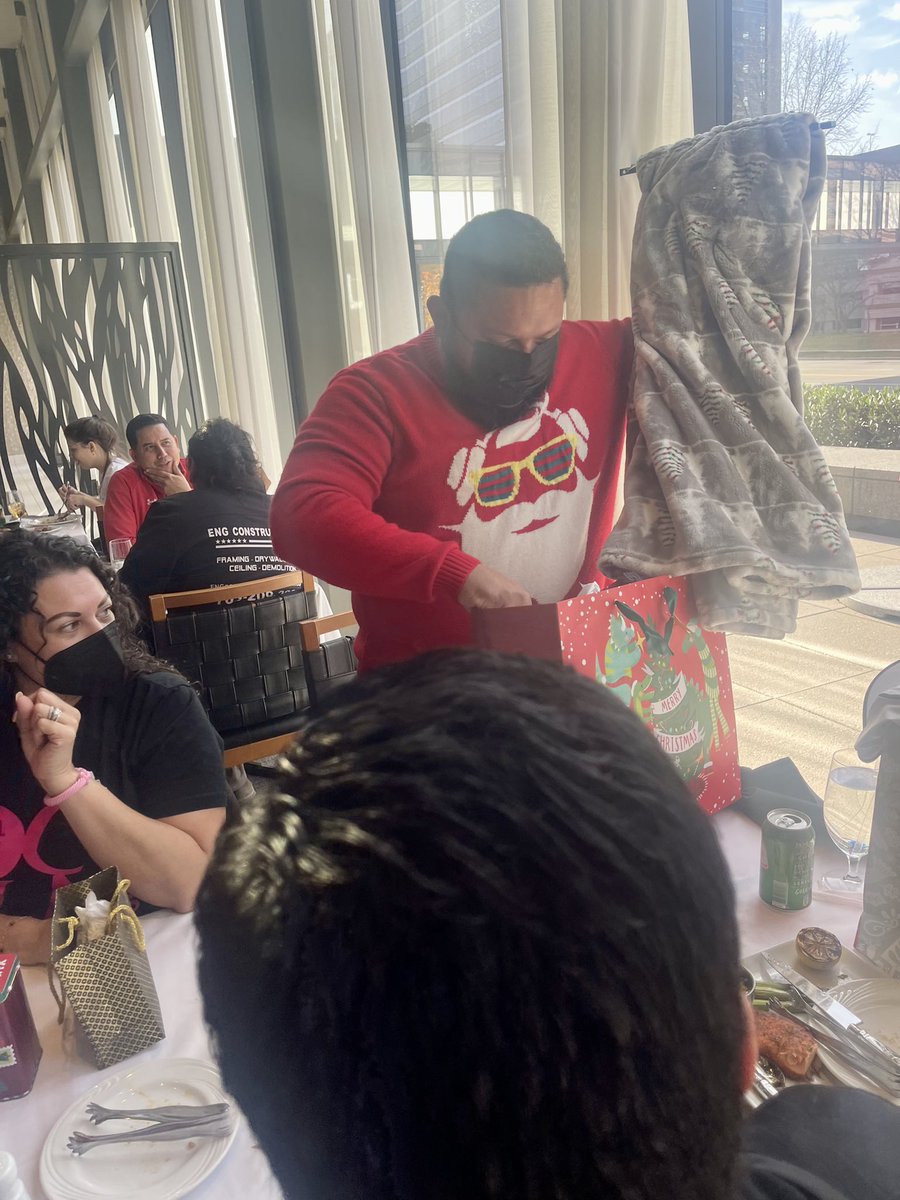 Happy Holidays from TheCrown👑💕 Leadership Team!!! 🎄🎁💫#NortheastEmpire