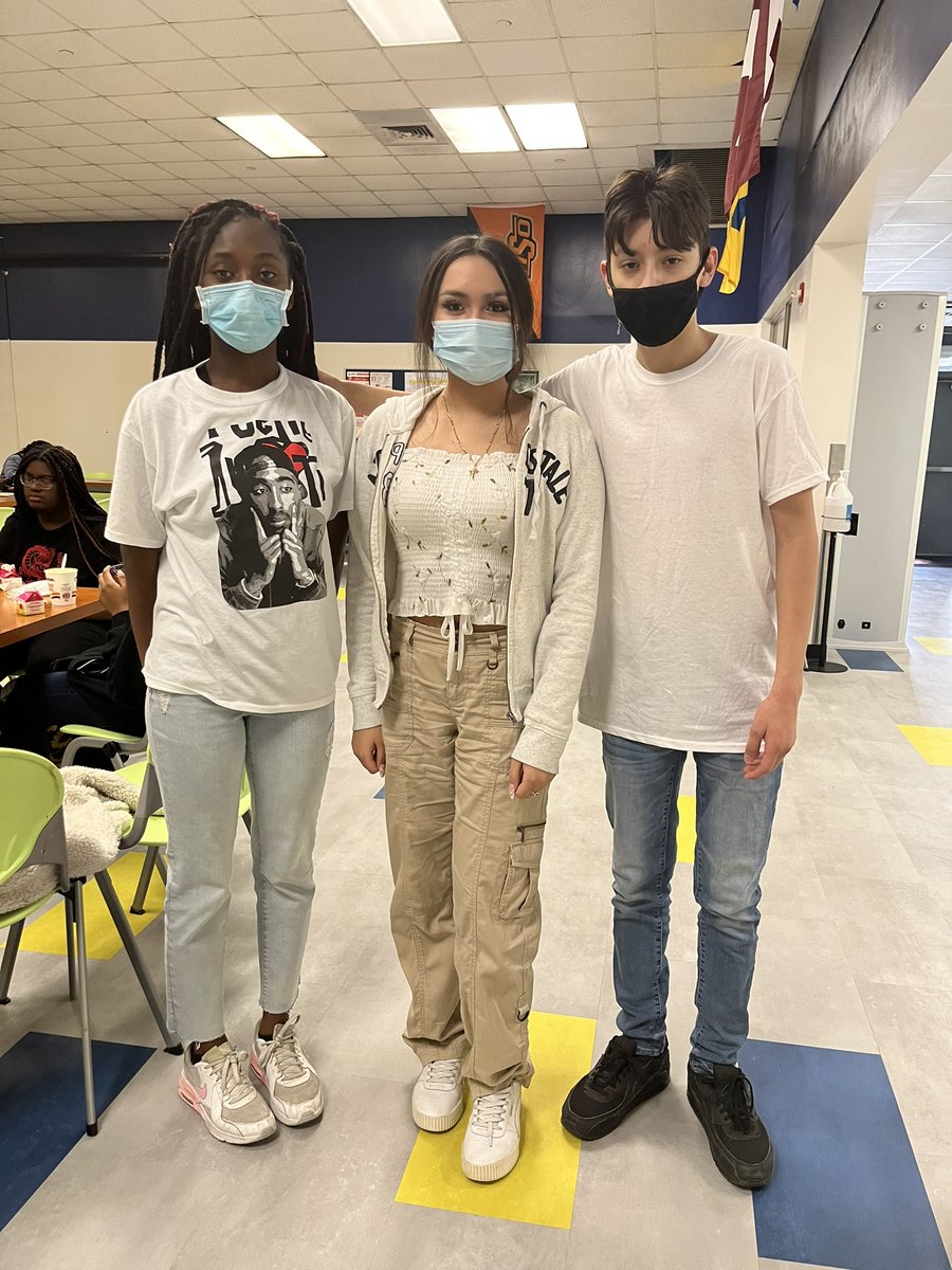 IDEA_at_Fannin's tweet photo. Day no.13 of the #PLPack holiday countdown we dressed in white for Winter Wonderland Wednesday ❄️ ⛄️ 

#ChooseIDEA #DallasISDHoliday @PersonalizeDISD @TransformDISD @dallasschools https://t.co/MQZLP3IGqY
