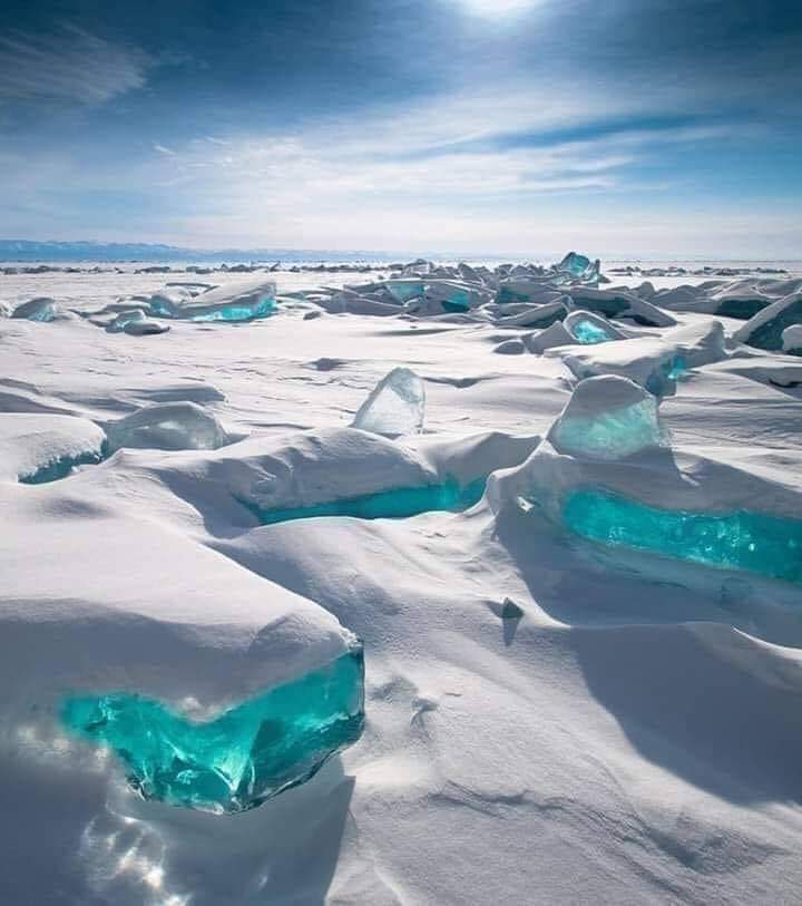 Өглөөний мэнд. Жиргээ
2021.12.16   -19/-31
Та бүхэндээ ажлын амжилт хүсье.
Дулаан хувцаслаарай😊😊
