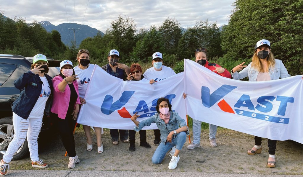 aracelyleuquen's tweet photo. Buenisima Caravana por @joseantoniokast en Puerto Aysén! 🇨🇱

#KastPresidente2022 @EquipoKast https://t.co/PtAMyA8xgU