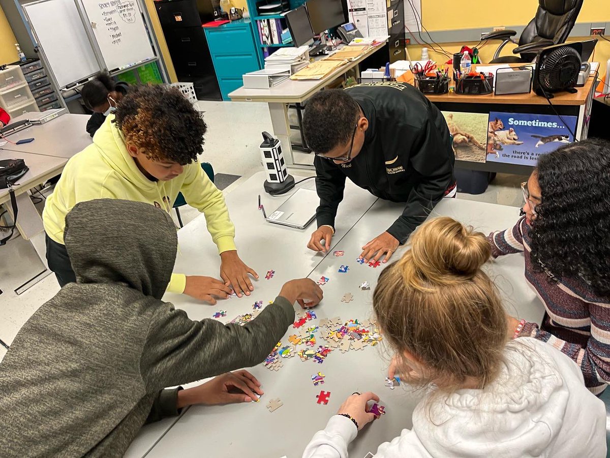 Holiday Week Continues! 

Today we opened the shared wall between the classrooms and went wild with activities! 
Cookie Decorating, Scattegories, Holiday Trivia Kahoot!, Puzzle War and Secret Santa with a few of our Juniors and Seniors. ❤️❤️ <a href="/KellerISDAVID/">Keller ISD AVID</a> <a href="/FossilRidgeKISD/">Fossil Ridge High School</a>