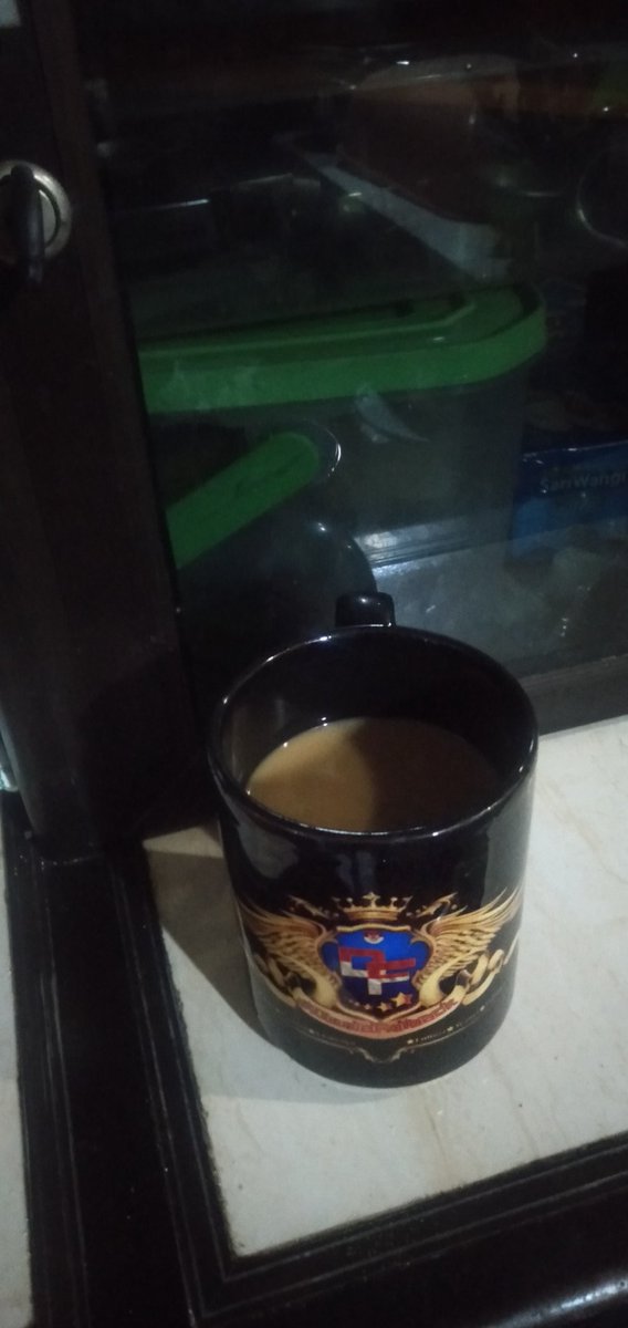 BangJun_93's tweet photo. Lagi ngupi pake mug kesayangan🤩😘🤭😀😀
Met siang gaes..
Monggo sruput kopinya🙏☕
#MUGDF
#rasanseni
#duniafolback https://t.co/XZx5Q27yXY
