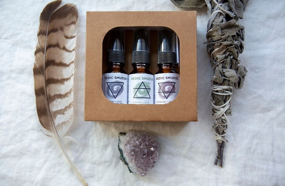 hellomack's tweet image. December : Gift cards, Vedic Smudge, and Benefits - mailchi.mp/2dc8c6d4d4fc/d…