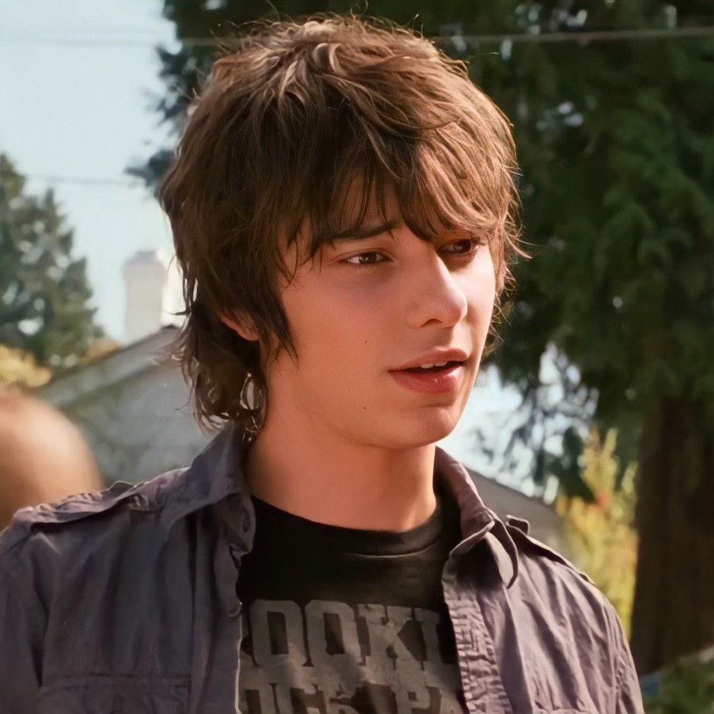 Juliloodles's tweet photo. He’s so handsome #jasperjordan #rodrickheffley #devonbostick https://t.co/7GoEPgwOZU