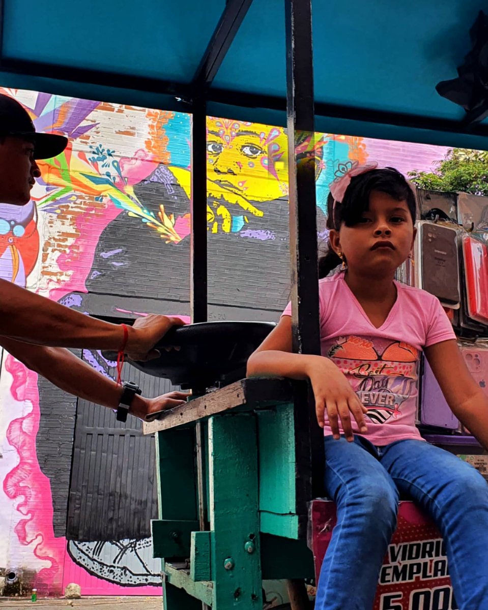stinkfishstink's tweet photo. #Medellín Diciembre 2021 // #Pictopia #Stinkfish // https://t.co/FJ3cvJsgQp