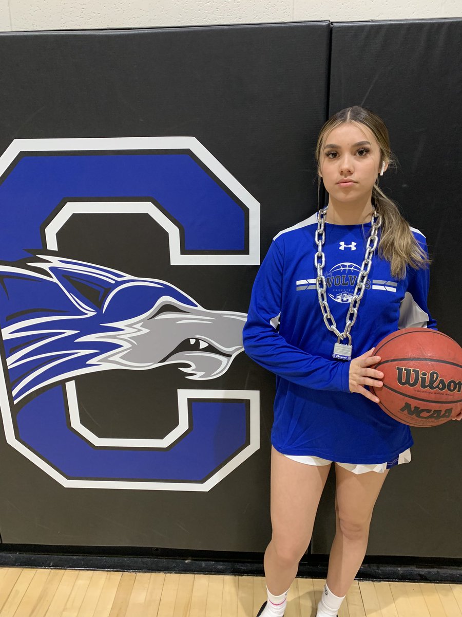 Lockdown Chain for last night’s game vs South Mountain goes to <a href="/Aubrielle_mc32/">Aubrielle McRoberts</a> and Melia Mosley! Both played great defense and were huge in helping their teammates easy buckets with tipped passes and steals. Solid win <a href="/LadyWolvesHoop/">Chandler Girls Basketball</a> 
#Clamps #SOC #RunWithTheWolves