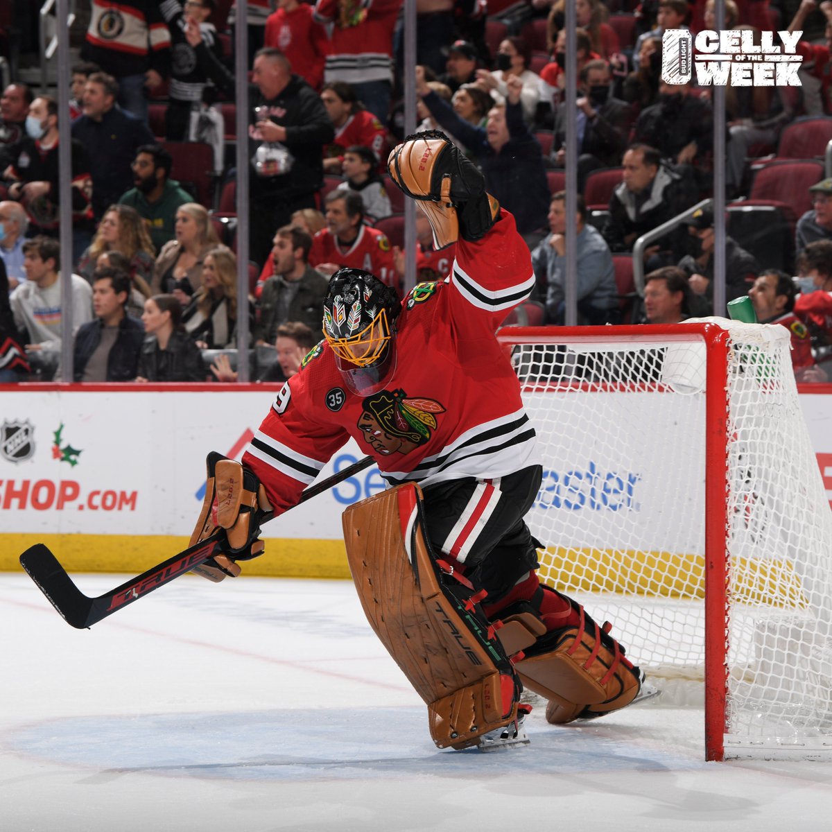 NHLBlackhawks's tweet photo. Win no. 5🌸1 #BudLightCelly https://t.co/Cn4jwzCONS