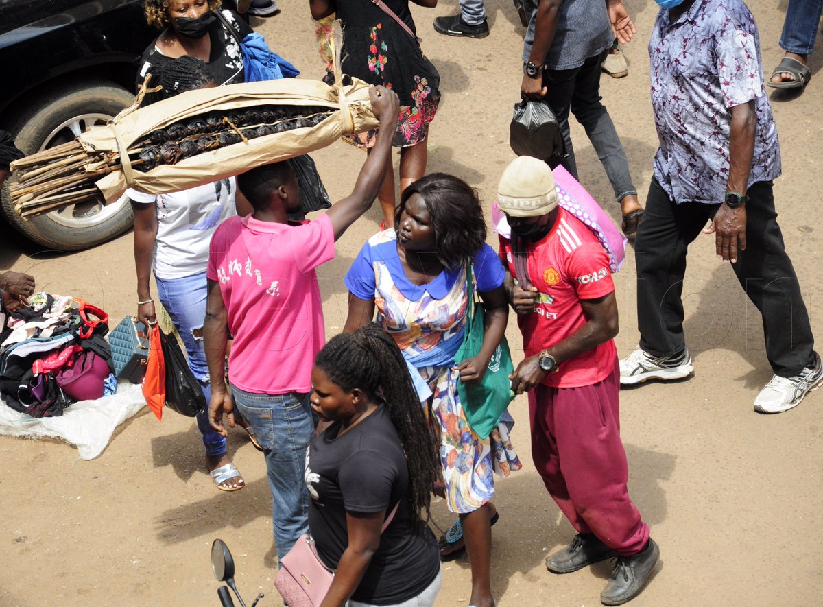 newvisionwire's tweet photo. EDITOR'S PICK:
(Thread): Planning to go shopping downtown? Here are the 'great expectations' as pickpockets strike in broad daylight. Never mind the club jersey 🤣
📸 Eria Luyimbazi https://t.co/9MBhuxTl1t