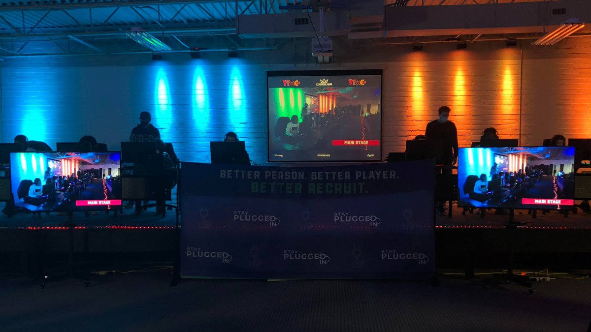 The #RocketLeague LAN hosted by @carolinafintechhub is underway and the FINALS are happening now! There’s a $1000 prize up for grabs 💰 (plus, look at our new stage👀)

Tune in 📺 twitch.tv/da704squad