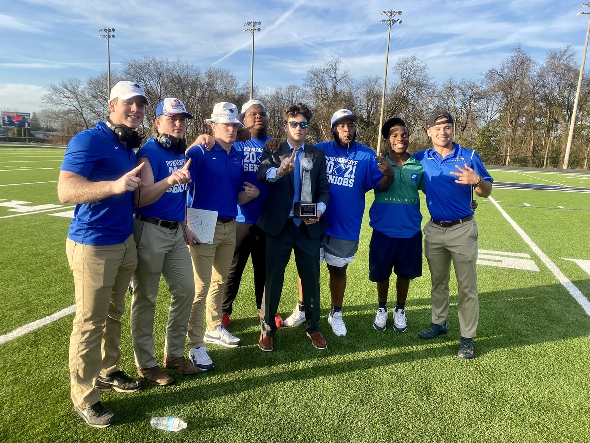 ThompsonRobin's tweet image. Easily one of the top five days of school ever. And, guess  who will always stay and help clean up? @FloFalBaseball #powderpuff #seniorswin #bestcoachingstaff